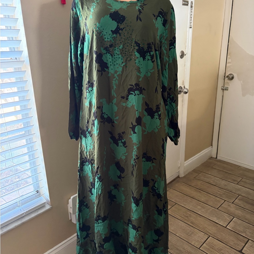 Chic Green and Black Floral Long Sleeve Dress